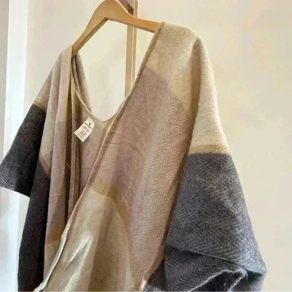 Woolrich Women's Multicolor Plaid Poncho Cape Sweater Fringe Boho Chic